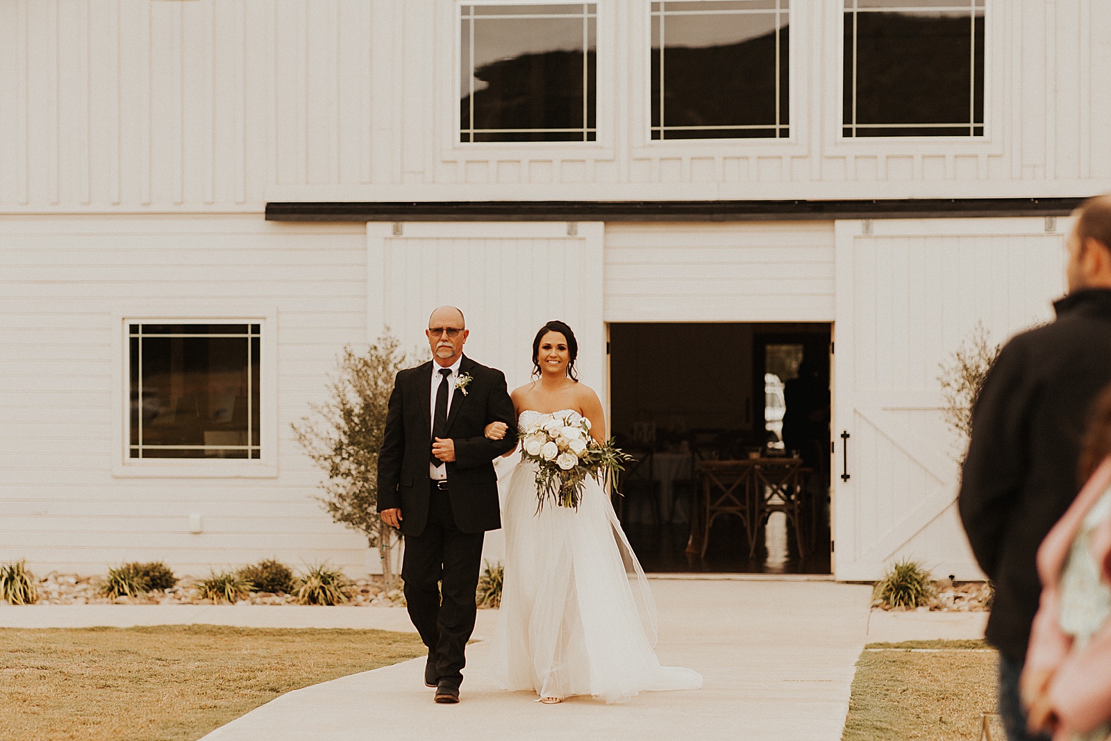 A classy fall wedding at Sabrina Cedars venue in Abilene, TX.