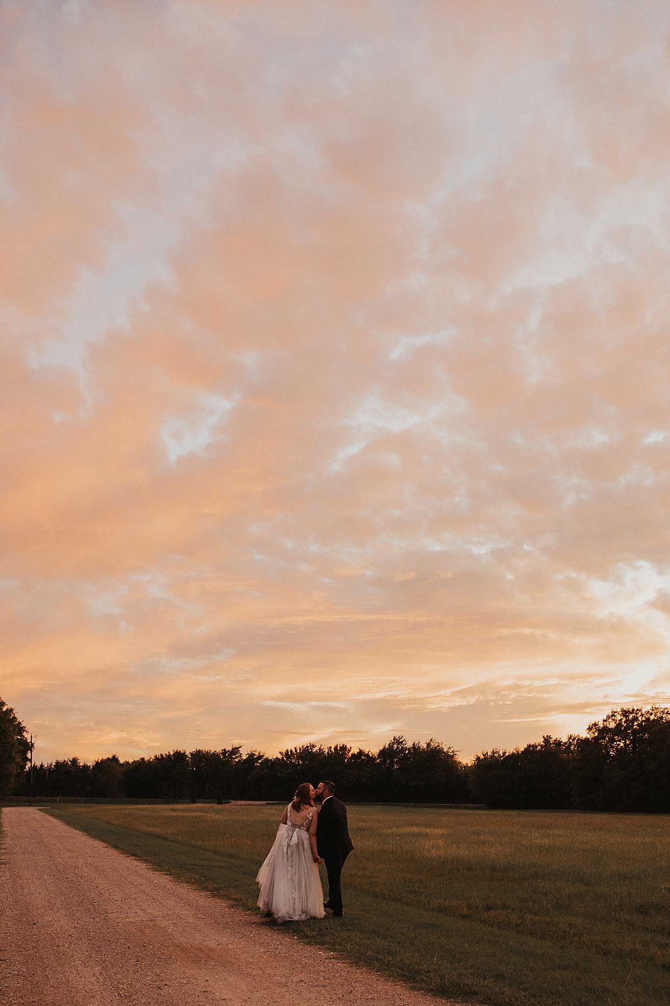 This was a gorgeous fall day at the Emerson wedding venue in Dallas, TX.